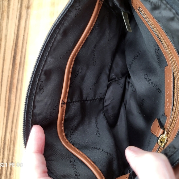 Calvin Klein Black and Tan Crossbody Bag, Like New - Picture 5 of 7